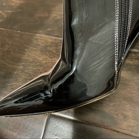 Contrast Pink + Black Pointed Heeled Booties - Picture 4 of 8